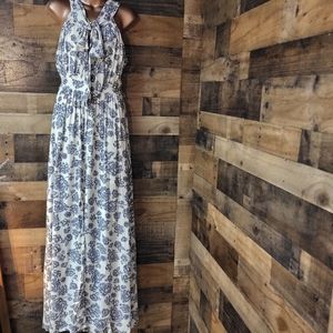 CATCH ME long fresh flowy blue and white floral maxi dress size L